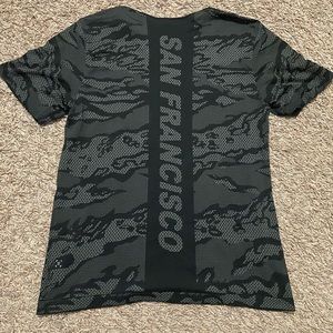 Rare Lululemon camo (Los Angeles) shirt size large